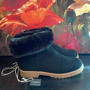 NWT AMERICAN EAGLE OUTFITTERS boots 
with faux fur size 8.5